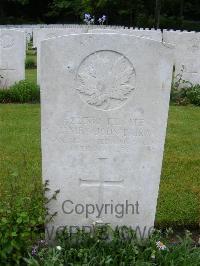 Etaples Military Cemetery - Baird, James John